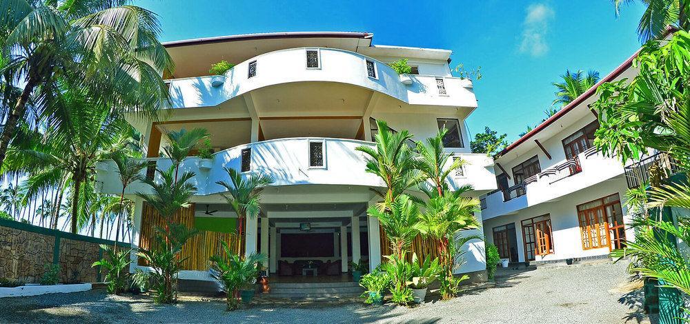 Green Shadows Beach Hotel 와두와 외부 사진